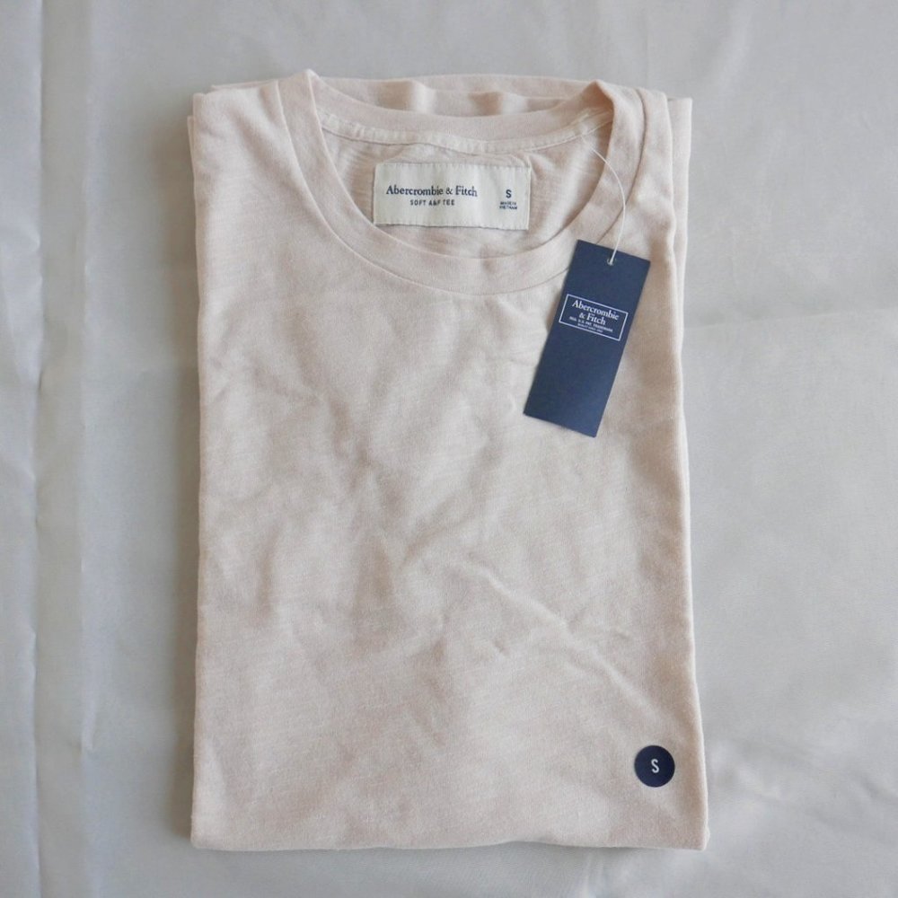 Abercrombie & Fitch Curved Hem Tee